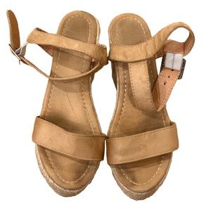Tan Women’s 7.5 wedge heels